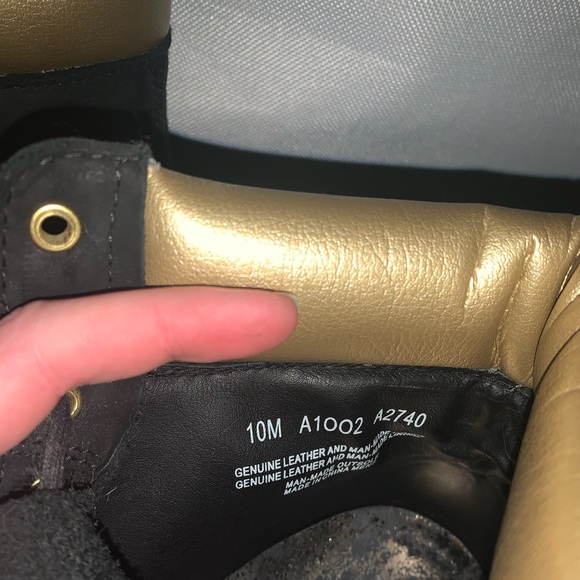 MENS TIMBERLANDS - Picture 2 of 2